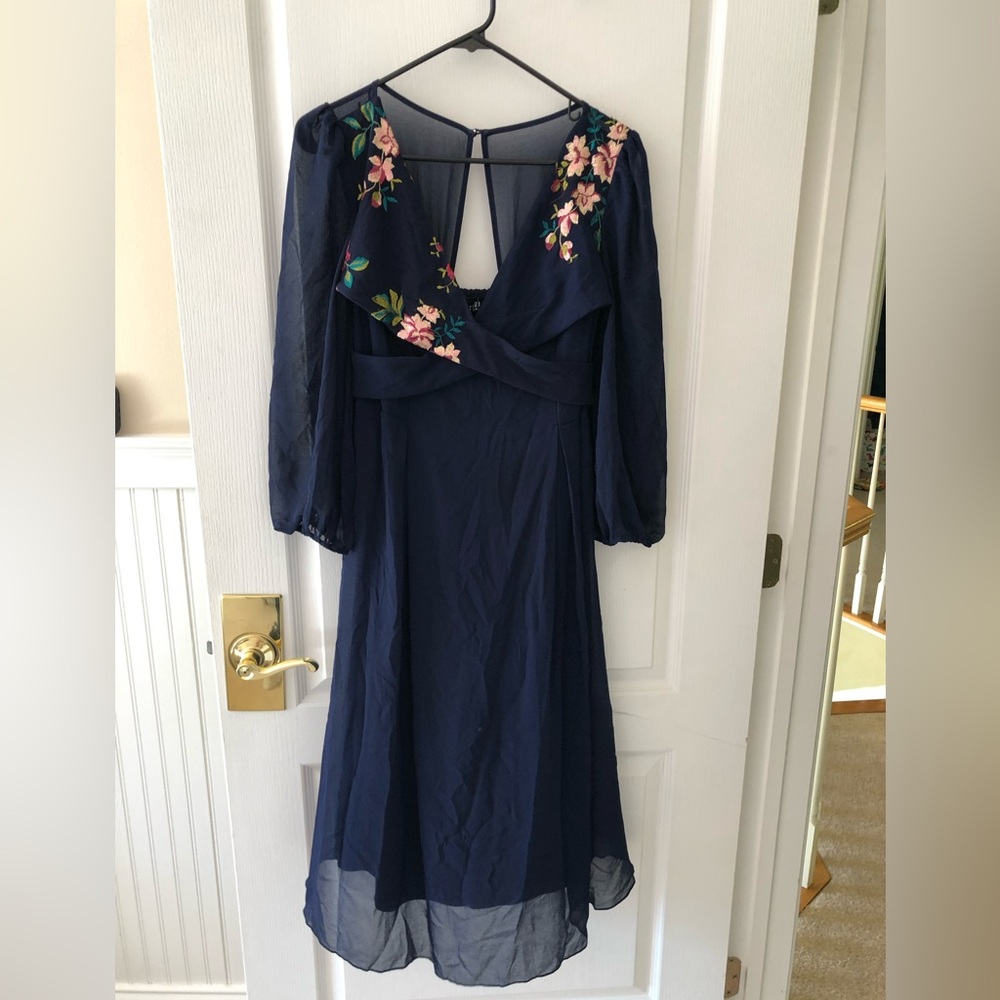 Embroidered maternity dress